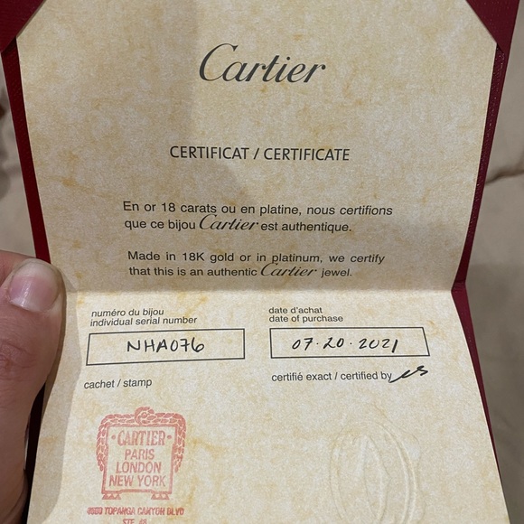 Cartier love cuff bracelet in yellow gold with one diamond - Picture 3 of 13